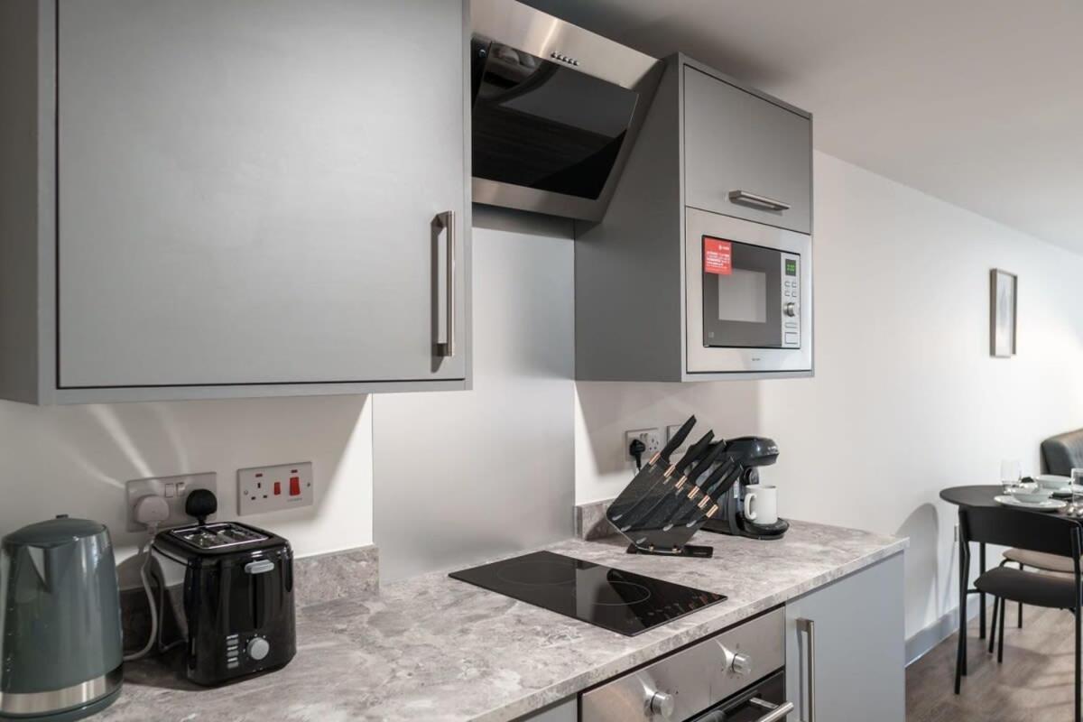 Modern 1 Bed Apartment In Liverpool Centre Exterior photo